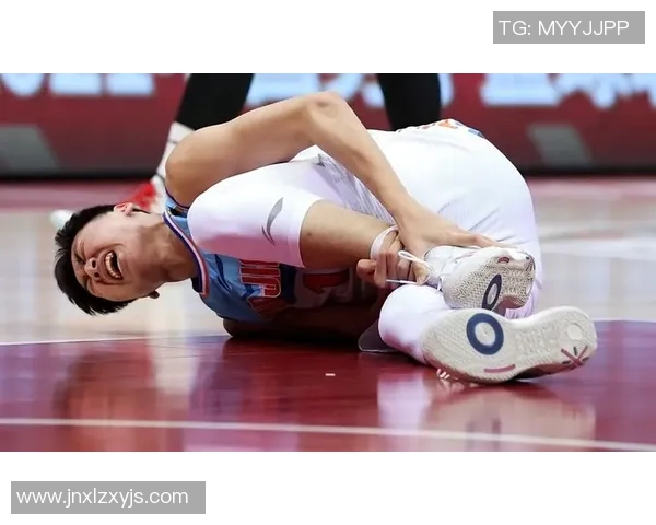 足球巨星伤痛回顾:那些年他们在场上的意外受伤瞬间 足球巨星伤痛回顾:那些年他们在场上的意外受伤瞬间