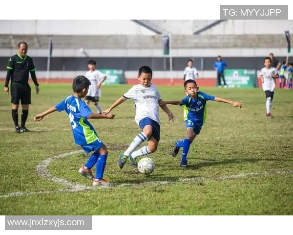 深圳足球队的比赛经验揭秘与成长之路探讨 深圳足球队的比赛经验揭秘与成长之路探讨